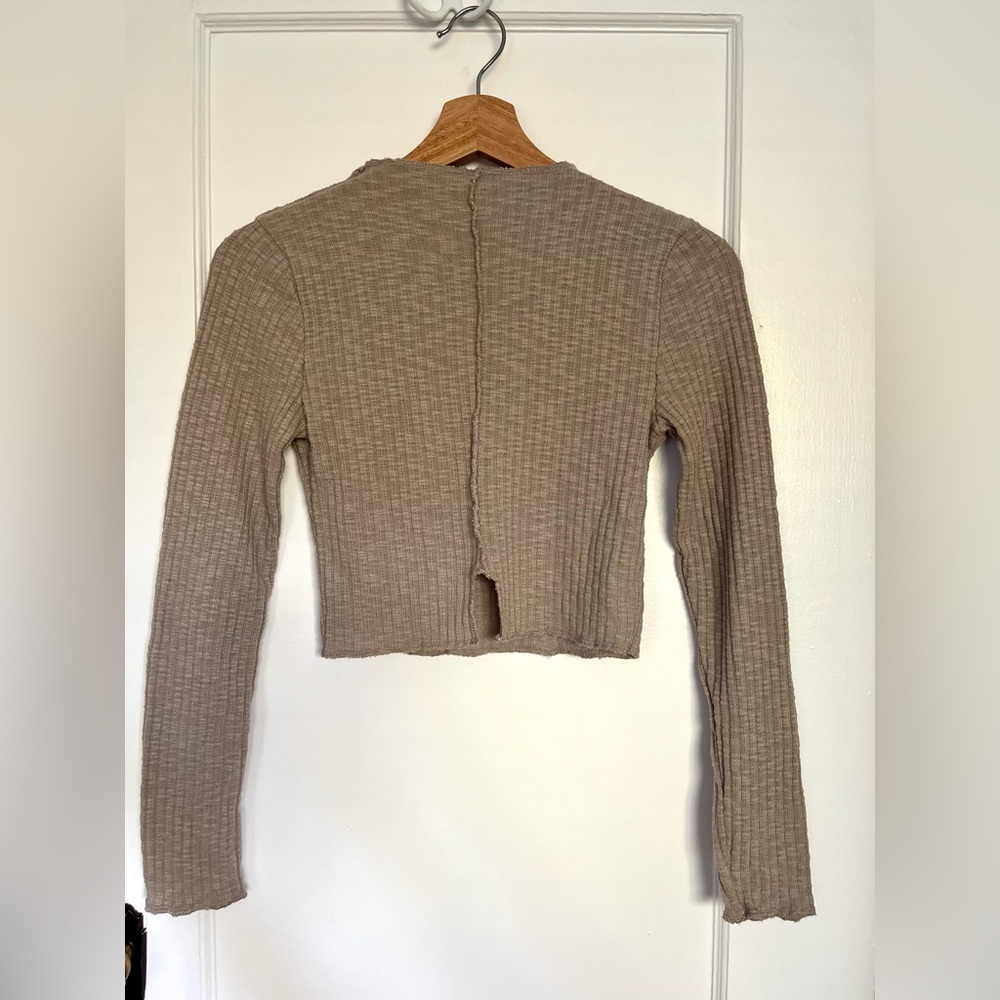 MADDEN GIRL Long-sleeve Crop Top | Neutral grey beige